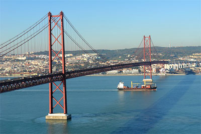 Міст 25 квітня у Португалії