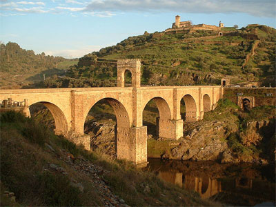 Міст Алькантара в Іспанії