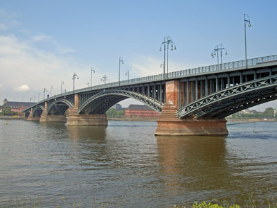 Міст Теодора Хойсса в Майнце, Німеччина